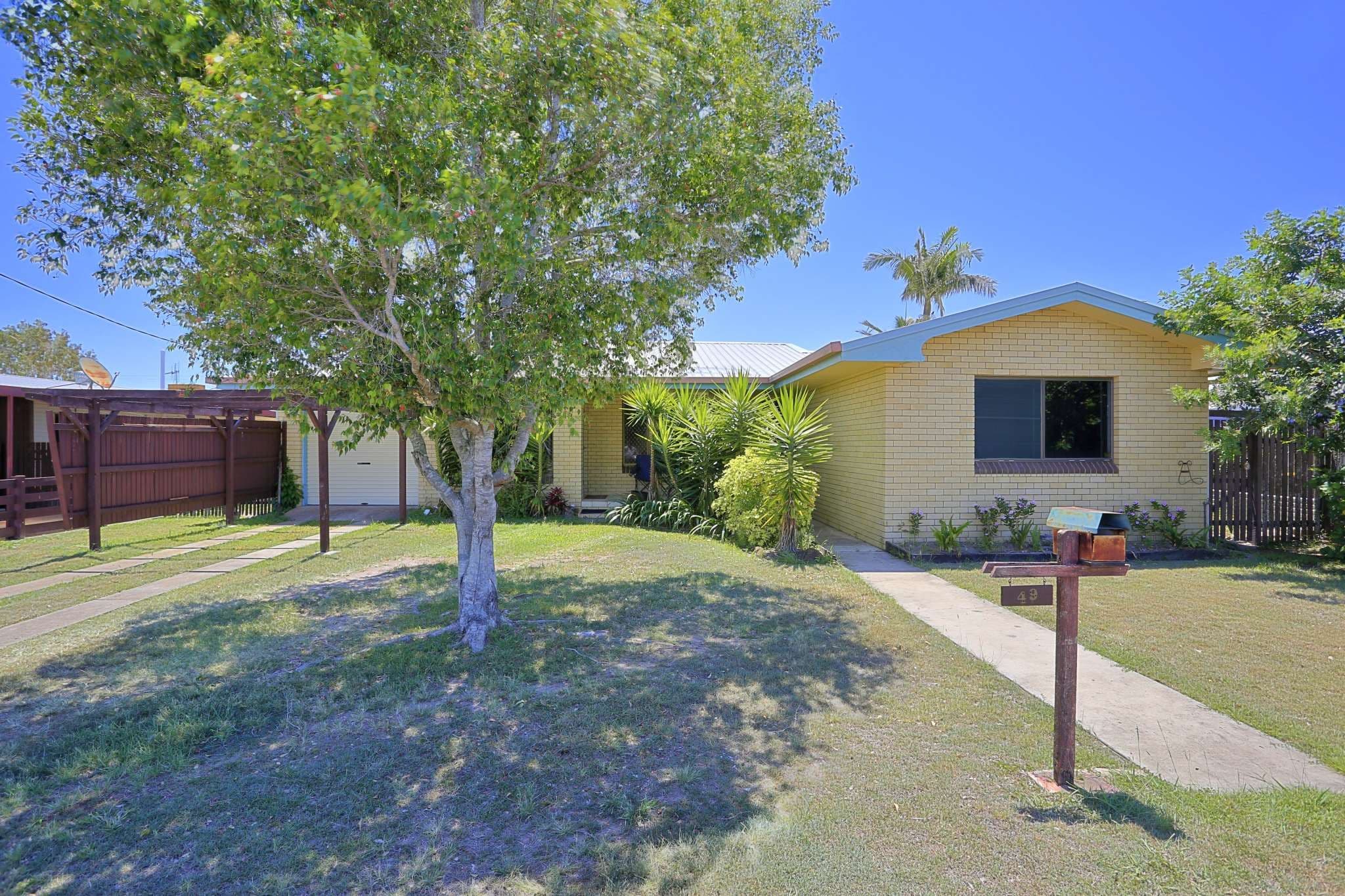 15 Coffea Street, Macleay Island QLD 4184, Macleay Island - Thumbnail 2