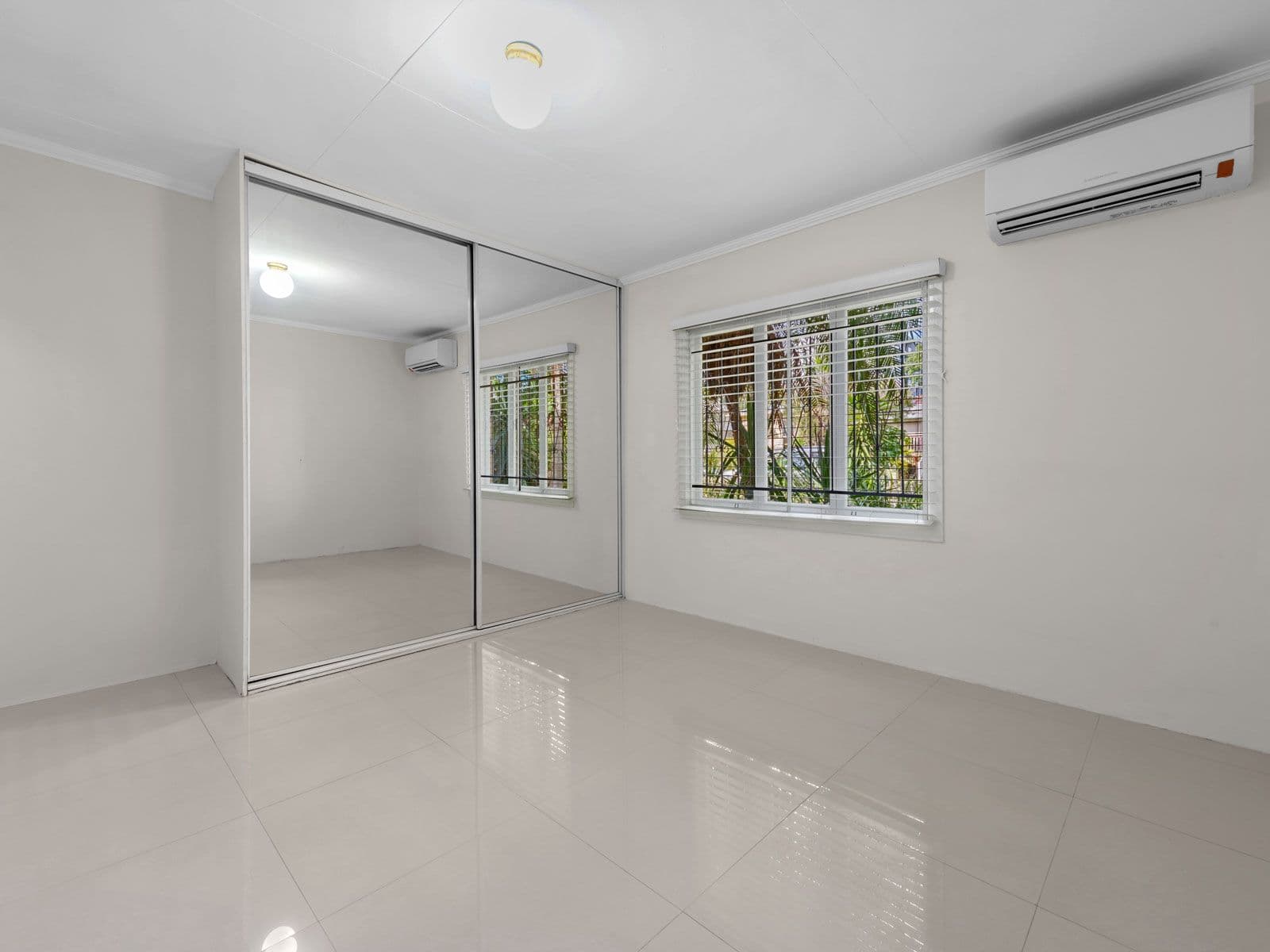 13 Gladstone Street, Coorparoo QLD 4151, Coorparoo - Thumbnail 2