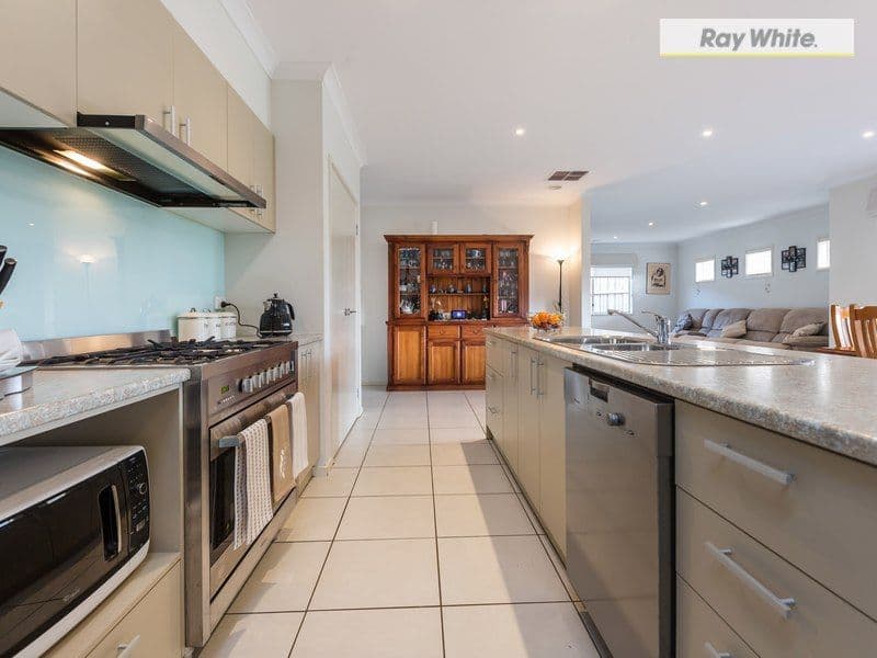 12 Liberty Parade, Ivanhoe, Ivanhoe - Thumbnail 3