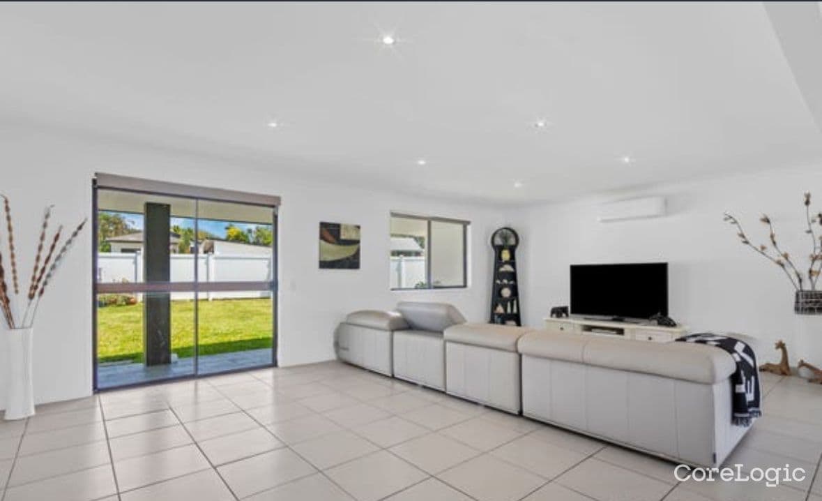 58 Wallaby Drive, Rosebud, Rosebud - Thumbnail 2