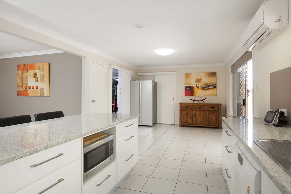 19 Lalina Street, Middle Park QLD 4074, Middle Park - Thumbnail 3