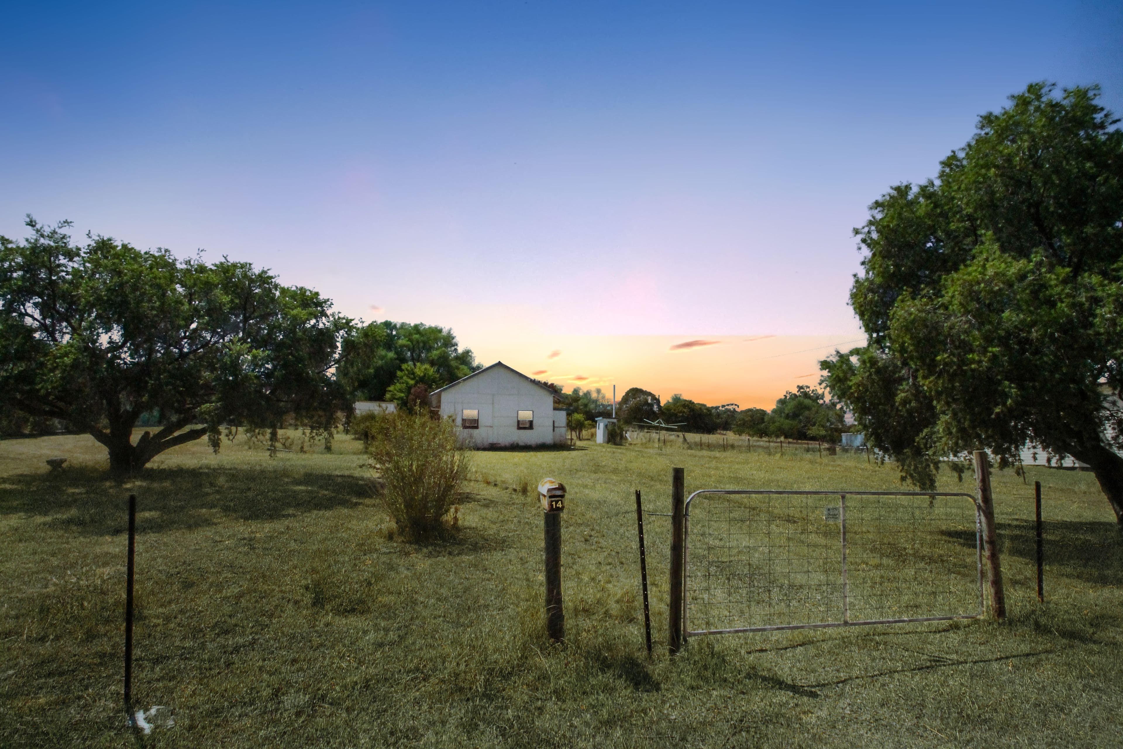 14 Learmonth Street, Willow Tree - Thumbnail 3