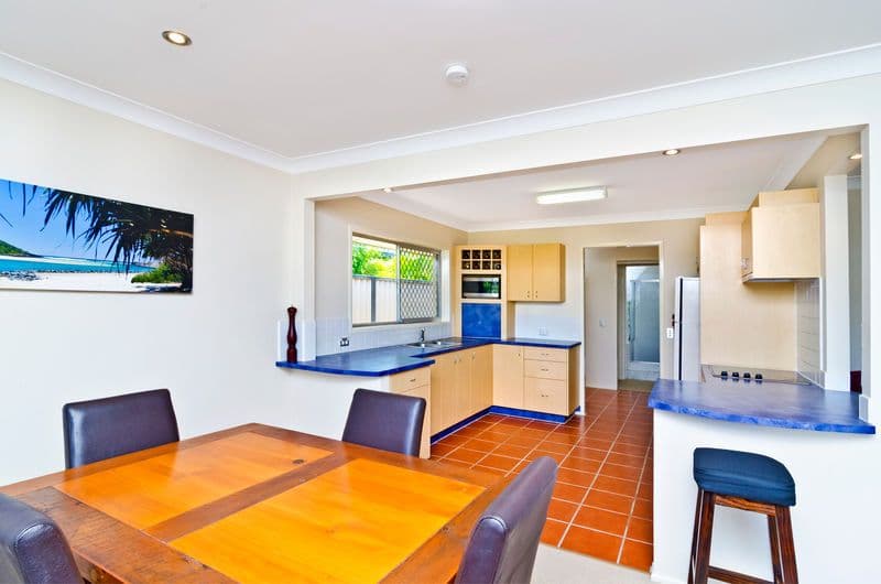 10 Denawen Street, PALM BEACH QLD 4221, Palm Beach - Thumbnail 2