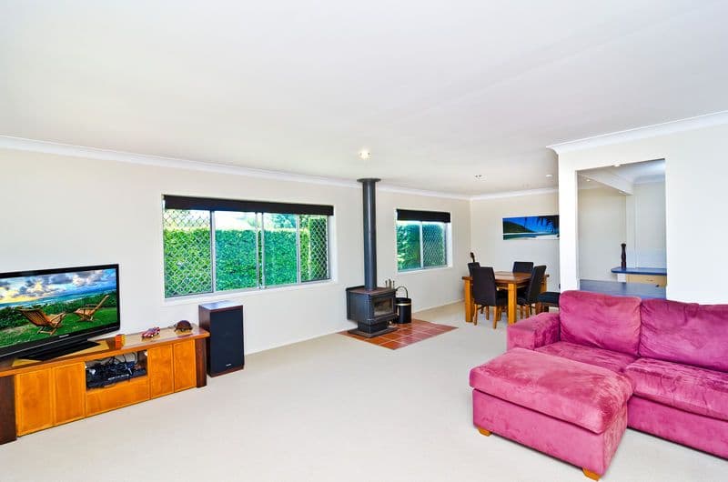 10 Denawen Street, PALM BEACH QLD 4221, Palm Beach - Thumbnail 5
