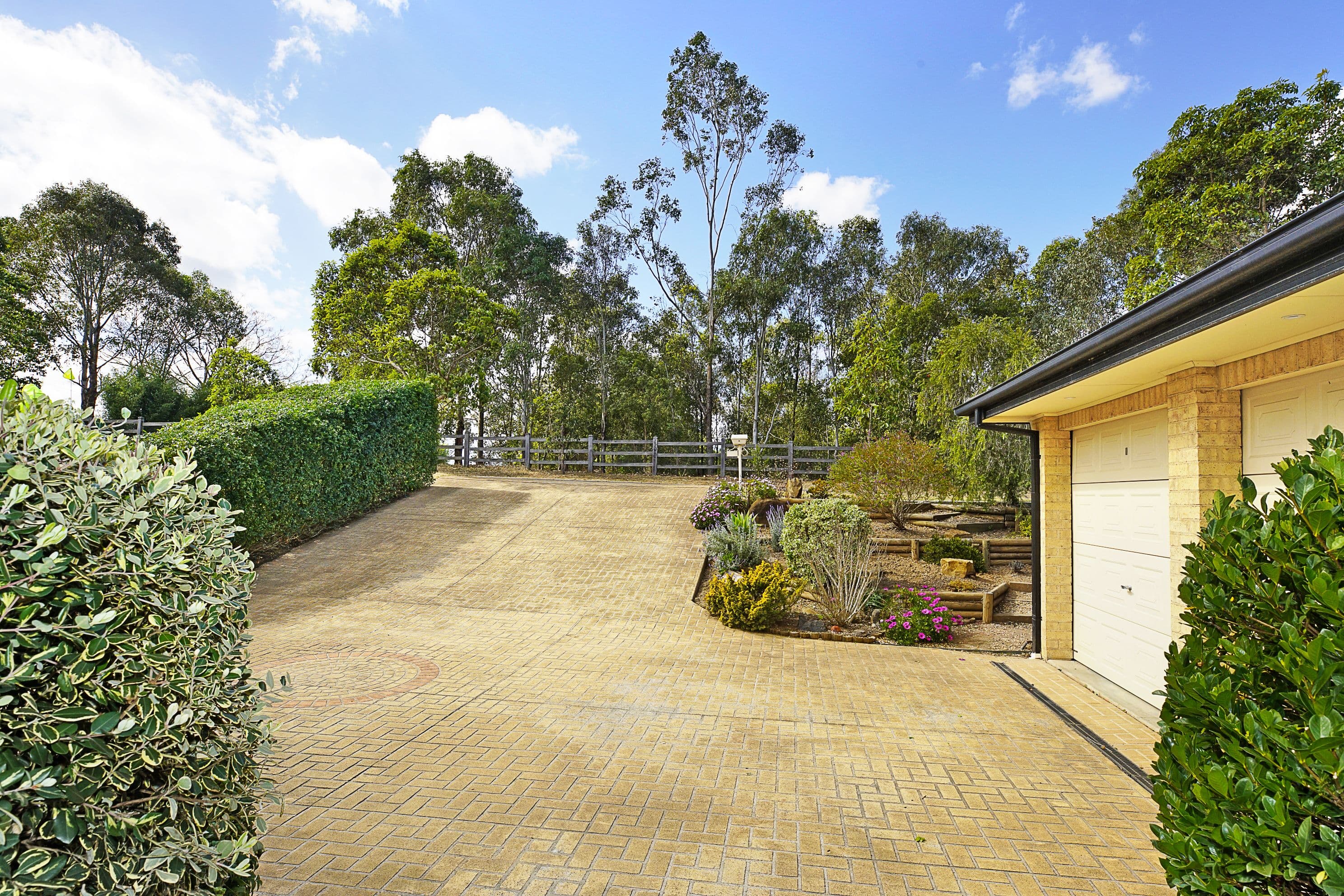 21 Saddler Way, Glenmore Park - Thumbnail 2