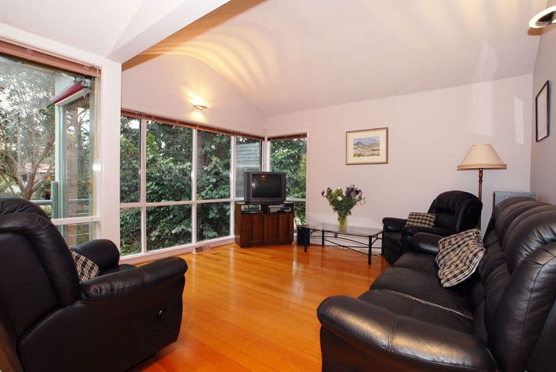 28 Outlook Drive, DONCASTER VIC 3108, Doncaster - Thumbnail 2