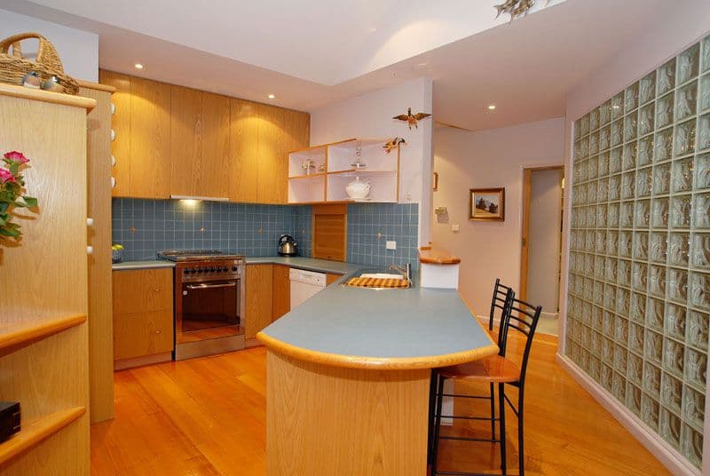 28 Outlook Drive, DONCASTER VIC 3108, Doncaster - Thumbnail 6