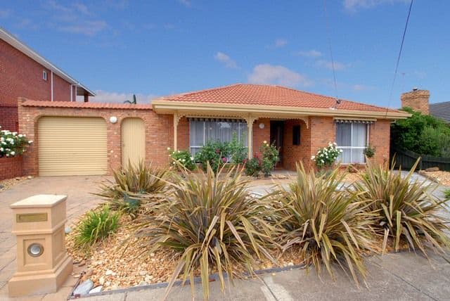 13 Investigator Grove, ALTONA MEADOWS VIC 3028, Altona Meadows - Thumbnail 2