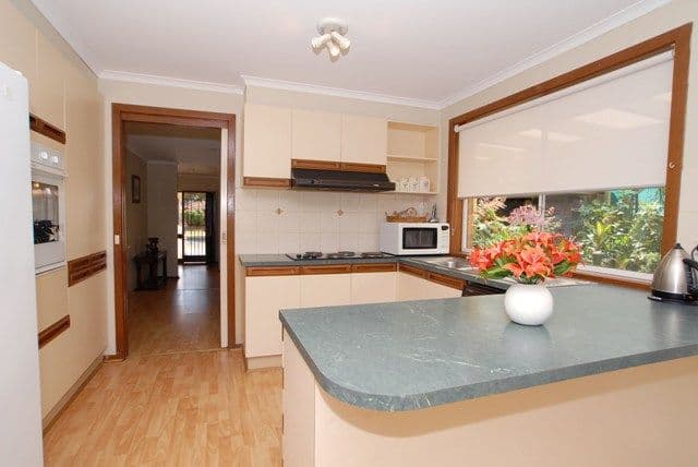 13 Investigator Grove, ALTONA MEADOWS VIC 3028, Altona Meadows - Thumbnail 4