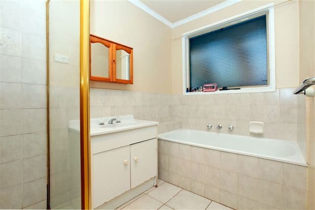 71 Rokeby Crescent, CRAIGIEBURN VIC 3064, Craigieburn - Thumbnail 6