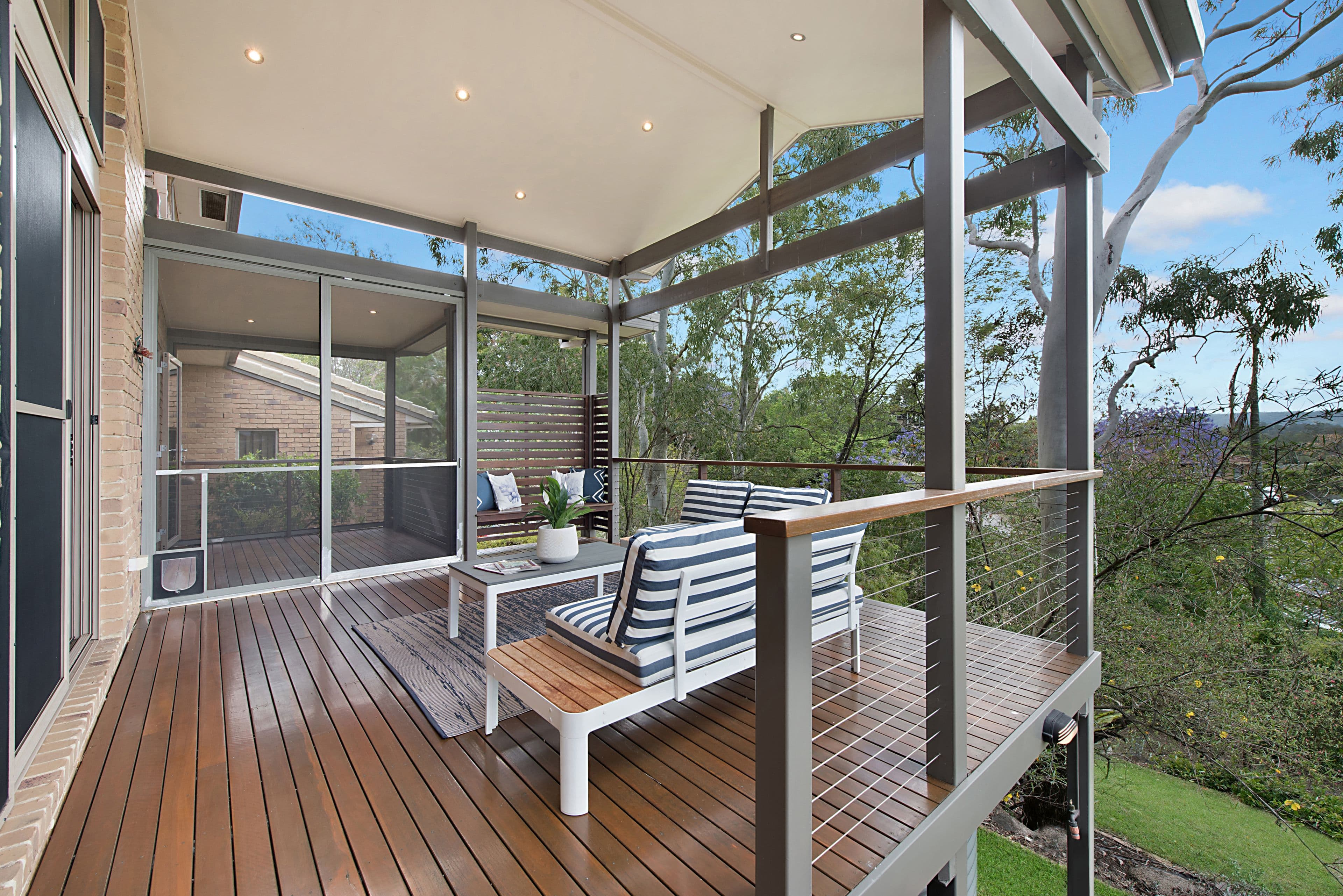 6 Cunningham Court, Mount Ommaney QLD 4074, Mount Ommaney - Thumbnail 2