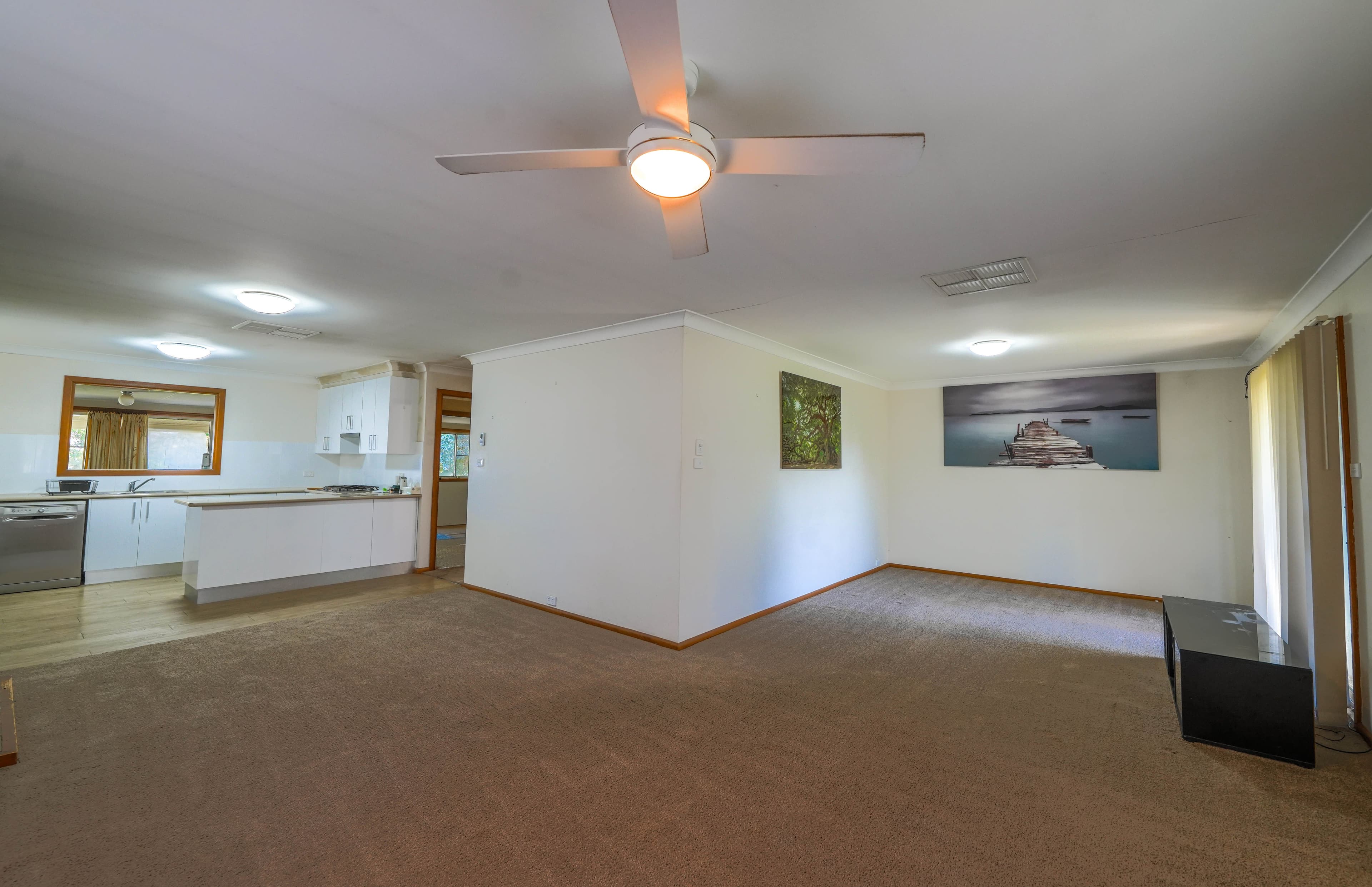 8 Lawson Street, Parkes NSW 2870, Parkes - Thumbnail 2