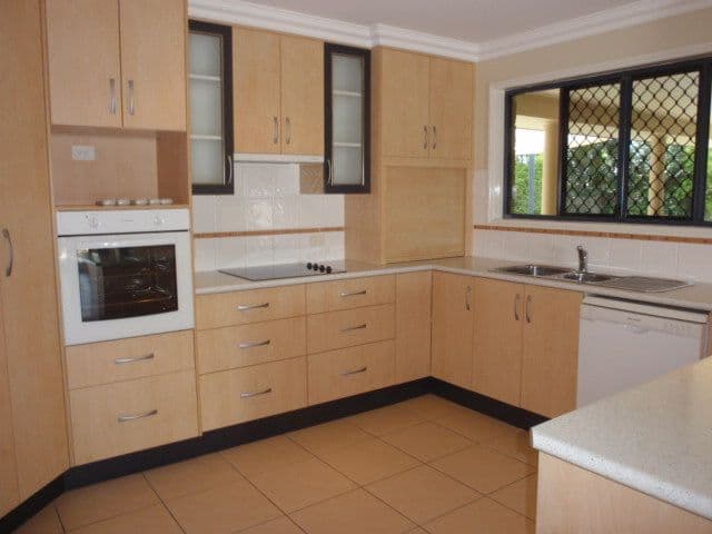 5 Coombs Court, Emerald QLD 4720, Emerald - Thumbnail 2