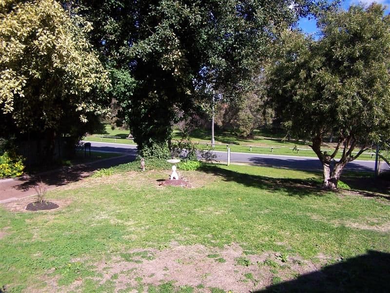 16 Fletcher Road, LESMURDIE WA 6076, Lesmurdie - Thumbnail 3