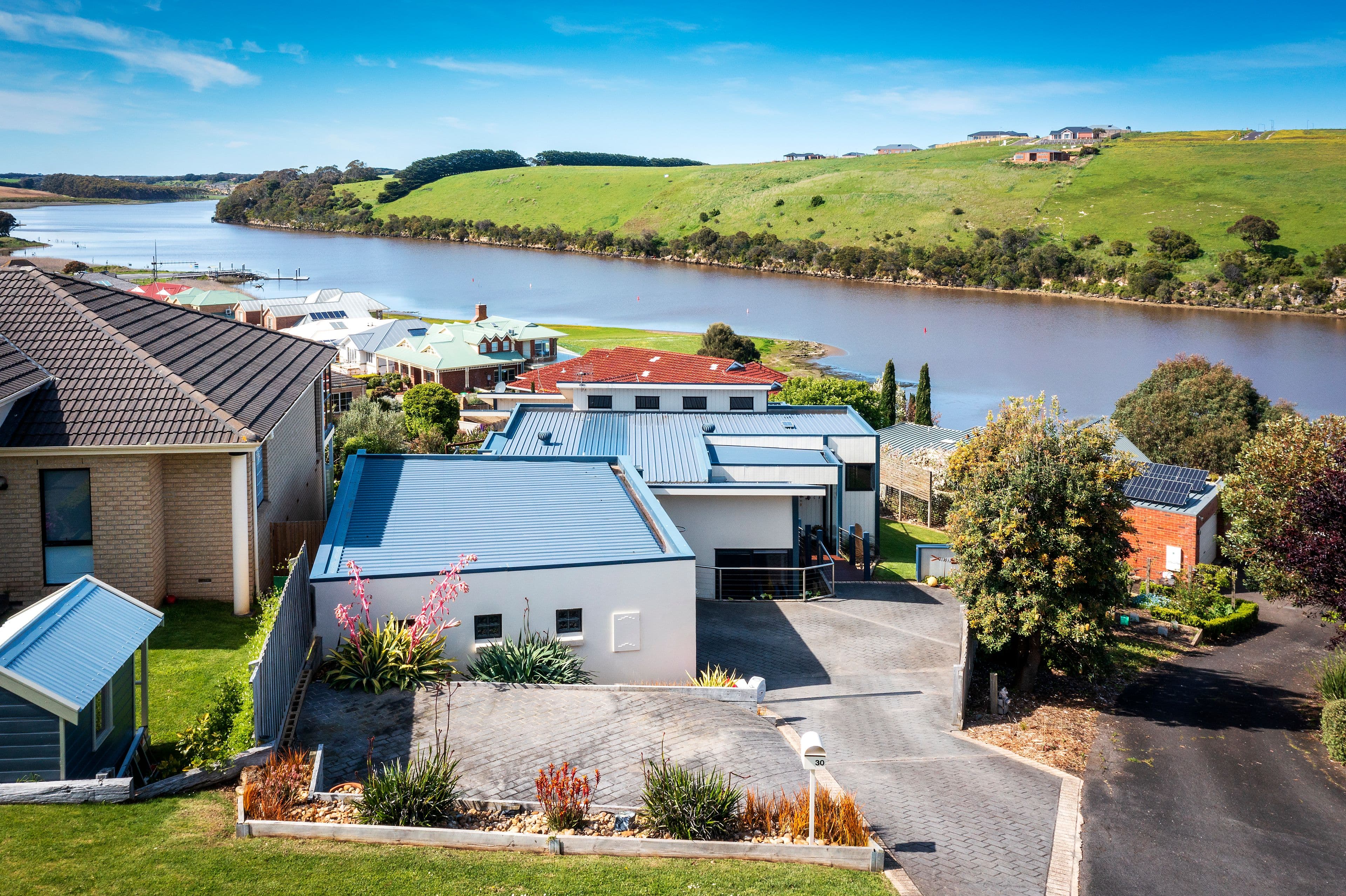 9 GASNIER Loop, Boorooma, Boorooma - Image 1