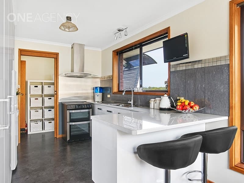 39 Rowland Crescent, Summerhill, Summerhill - Thumbnail 2