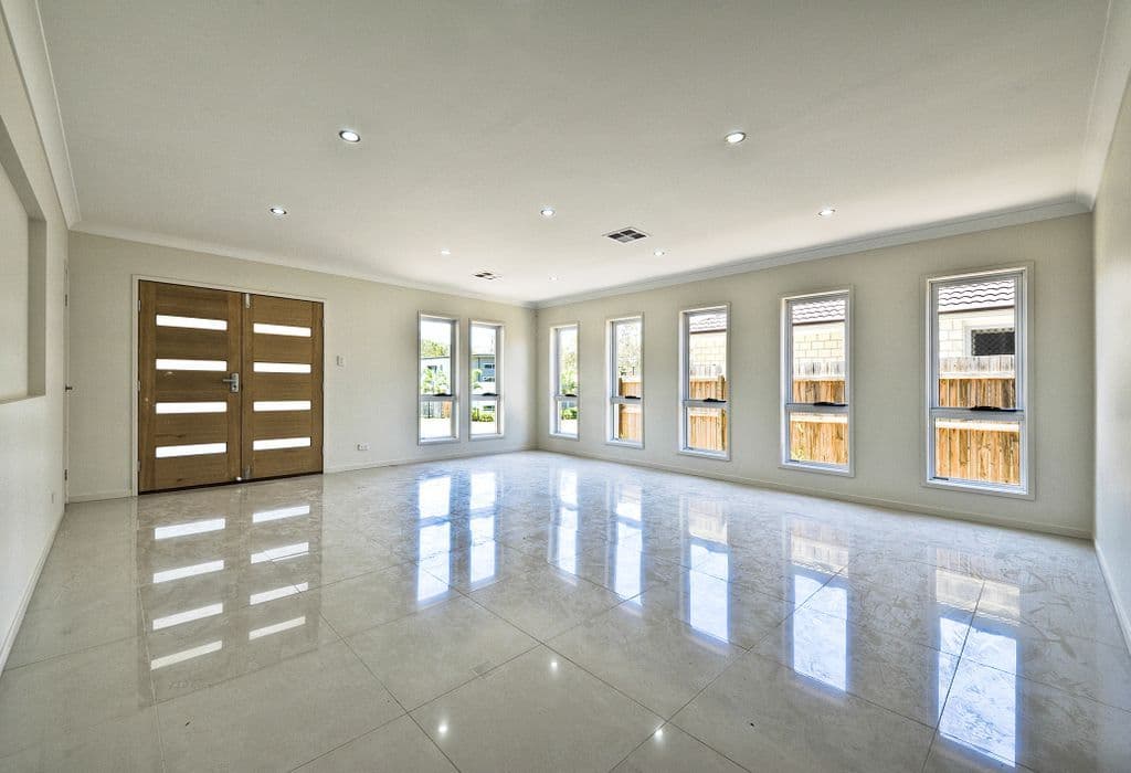 24 Mizen Place, HOLLAND PARK WEST QLD 4121, Holland Park West - Thumbnail 2