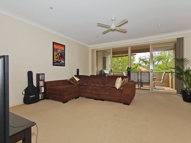 10 Glasshouse Drive, VARSITY LAKES QLD 4227, Varsity Lakes - Thumbnail 5