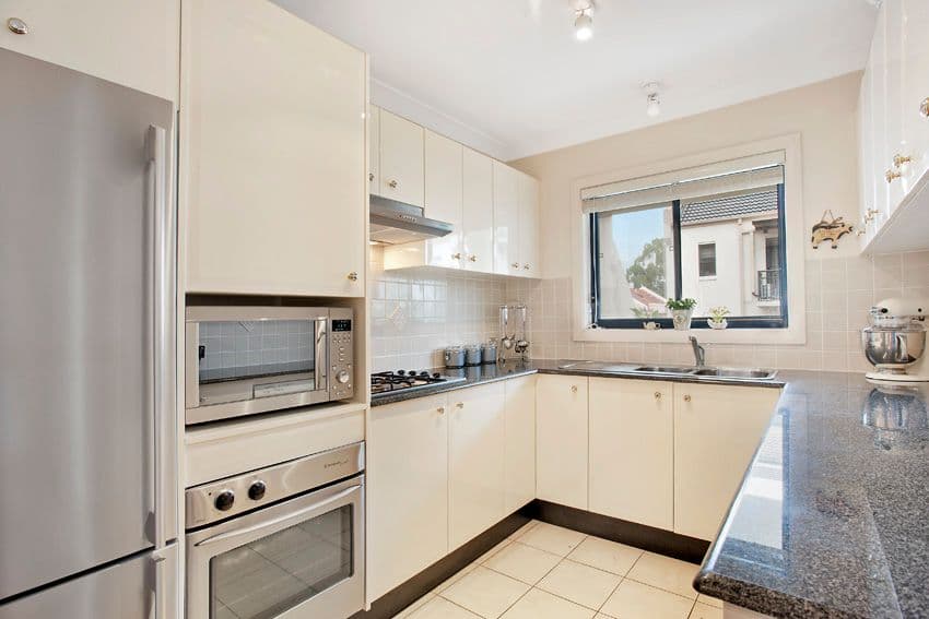 4 Taylors Drive, LANE COVE NSW 2066, Lane Cove North - Thumbnail 3