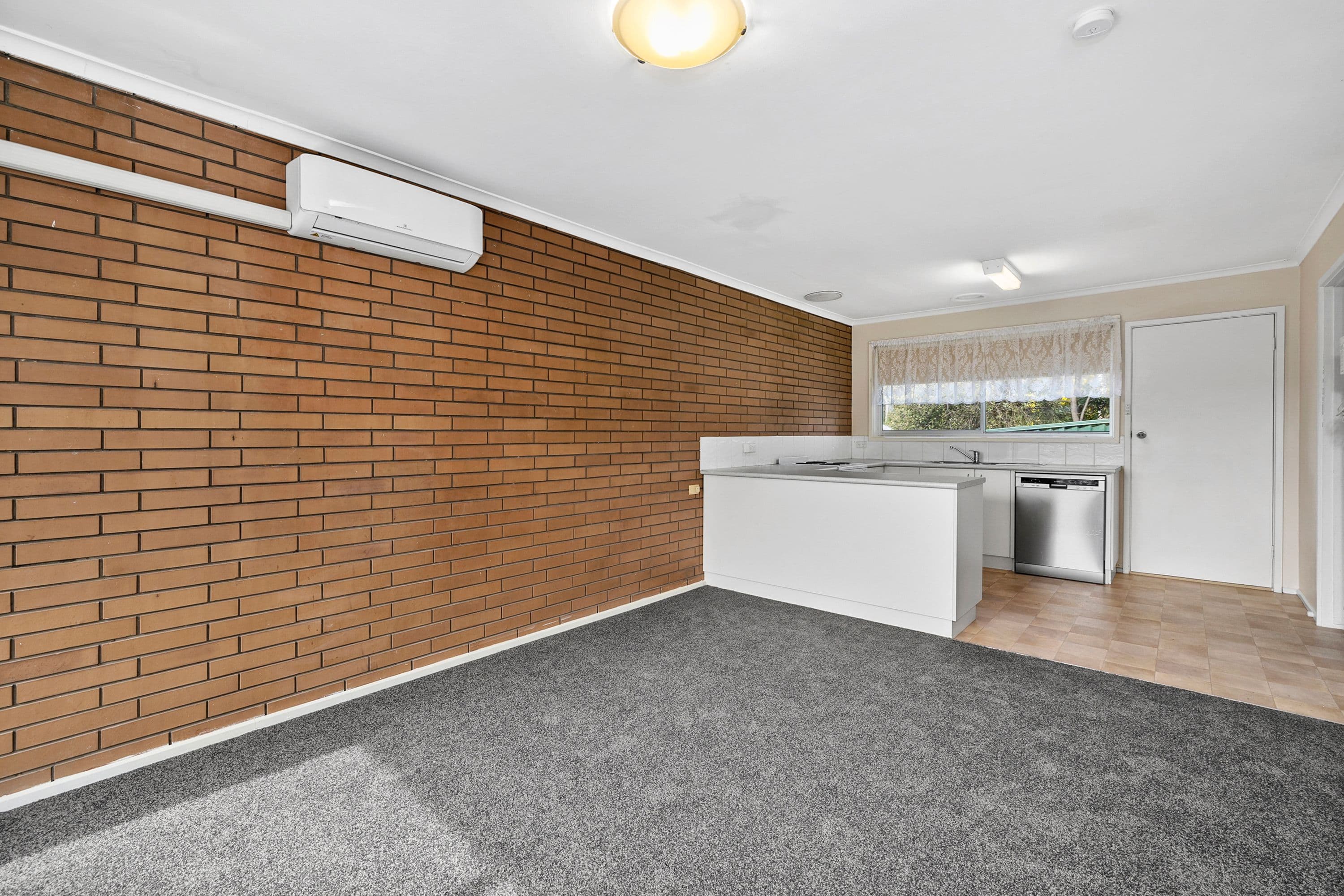 15 Hermitage Avenue, Mount Clear VIC 3350, Mount Clear - Thumbnail 2
