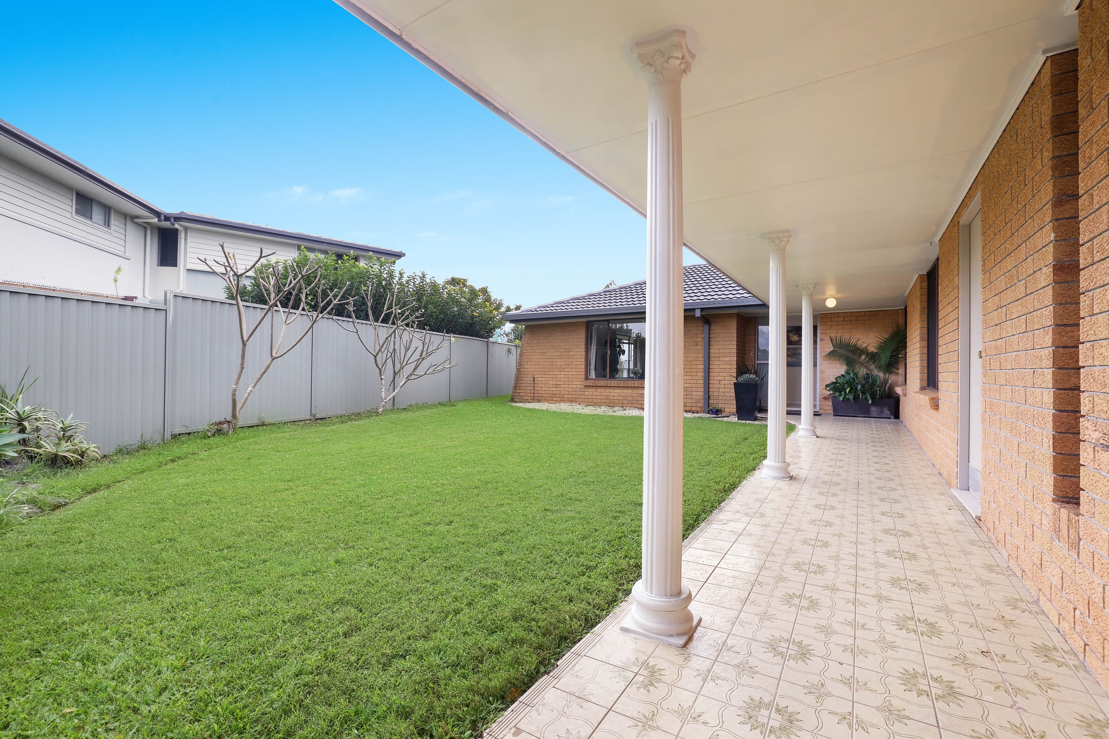 17 Kingfisher Crescent, Burleigh Waters QLD 4220, Burleigh Waters - Thumbnail 2