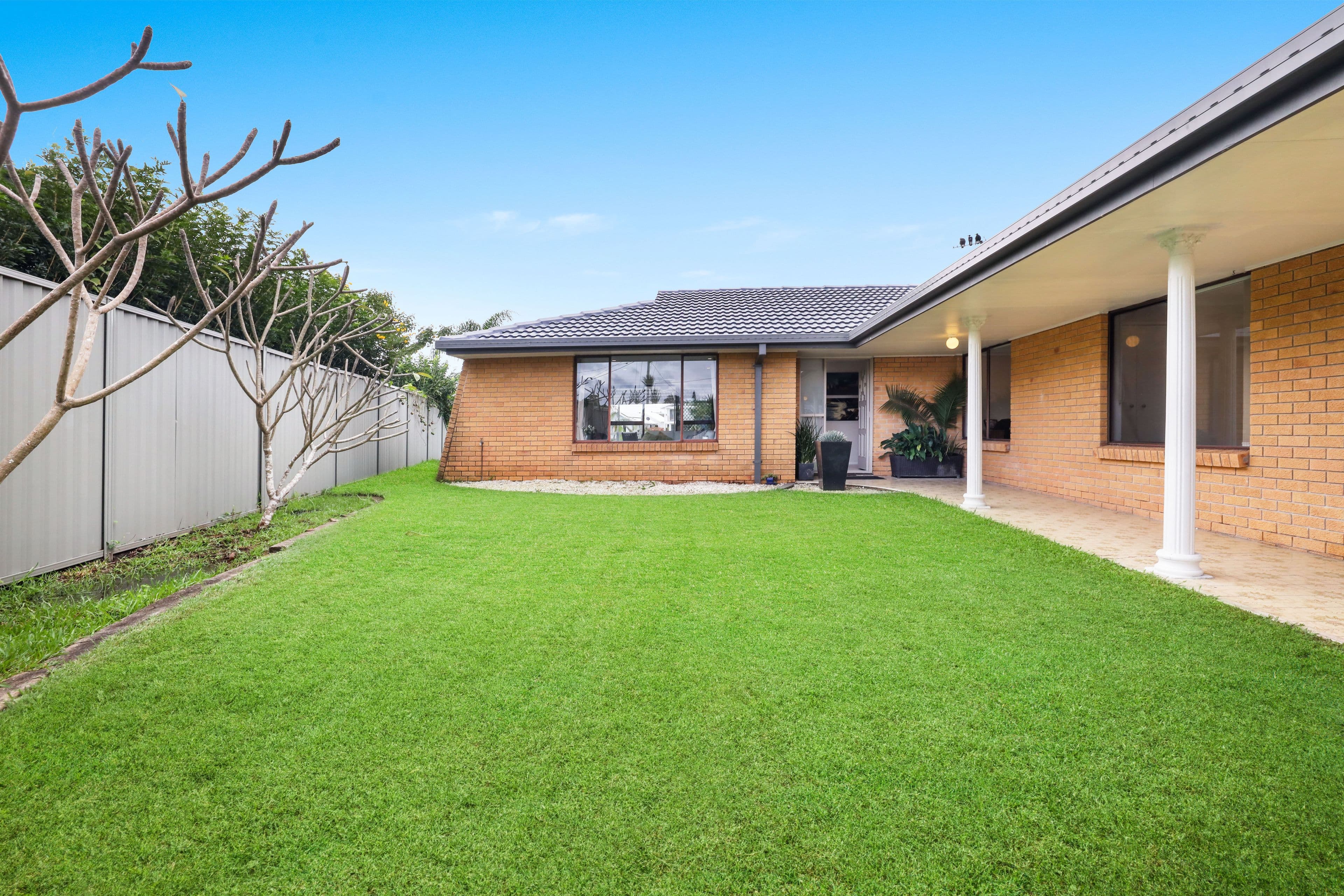 17 Kingfisher Crescent, Burleigh Waters QLD 4220, Burleigh Waters - Thumbnail 3