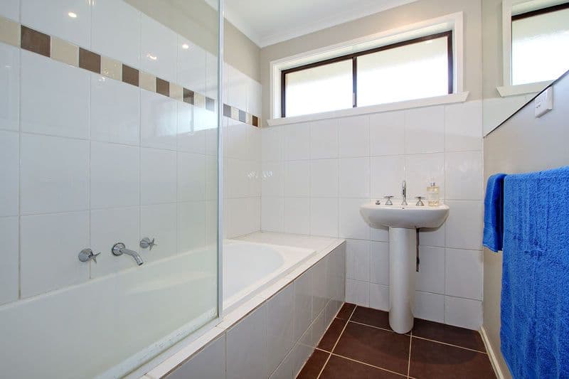 4  Carnoustie Grove, MORNINGTON VIC 3931, Mornington - Thumbnail 6
