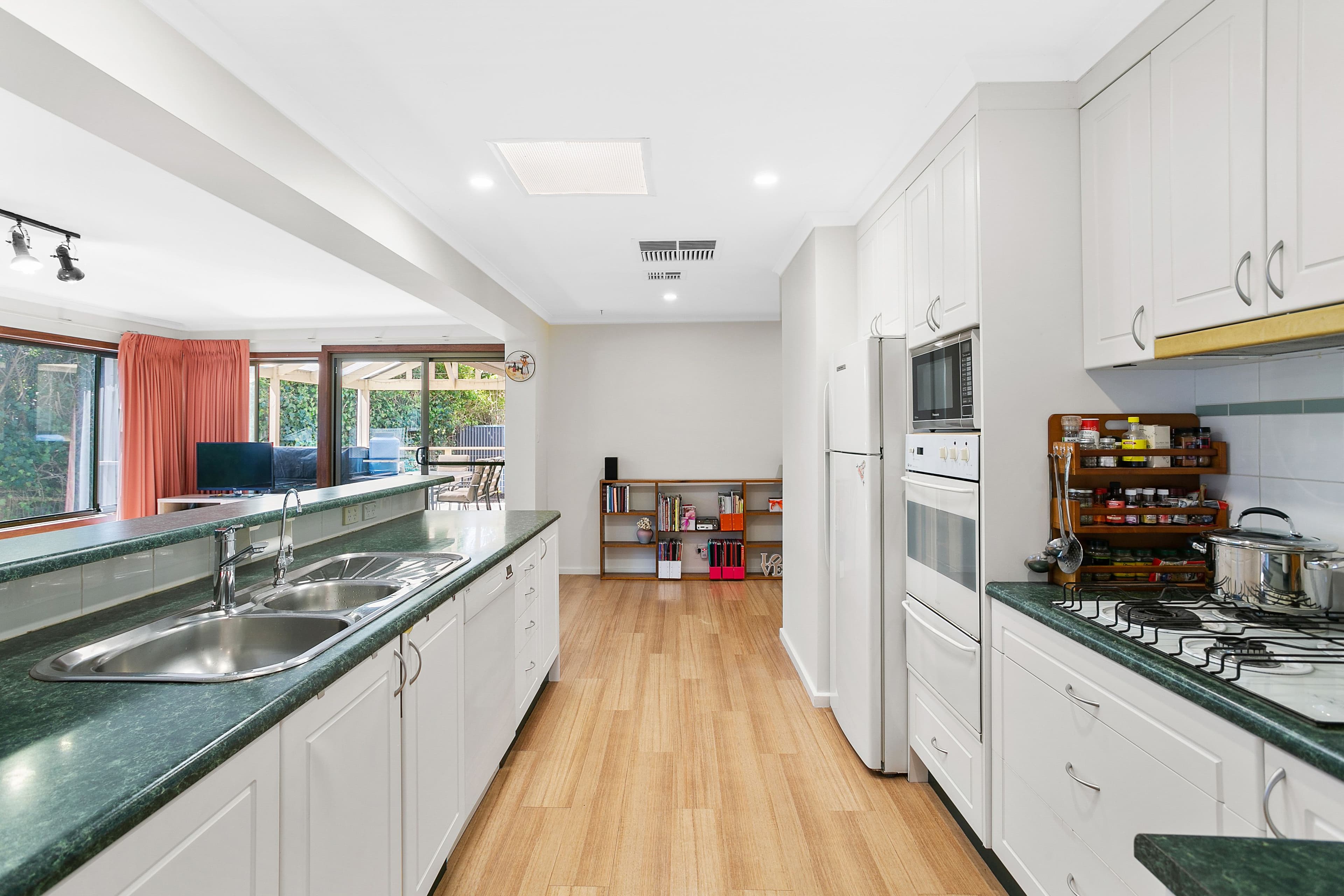 12 Medina Street, Aberfoyle Park SA 5159, Aberfoyle Park - Thumbnail 7