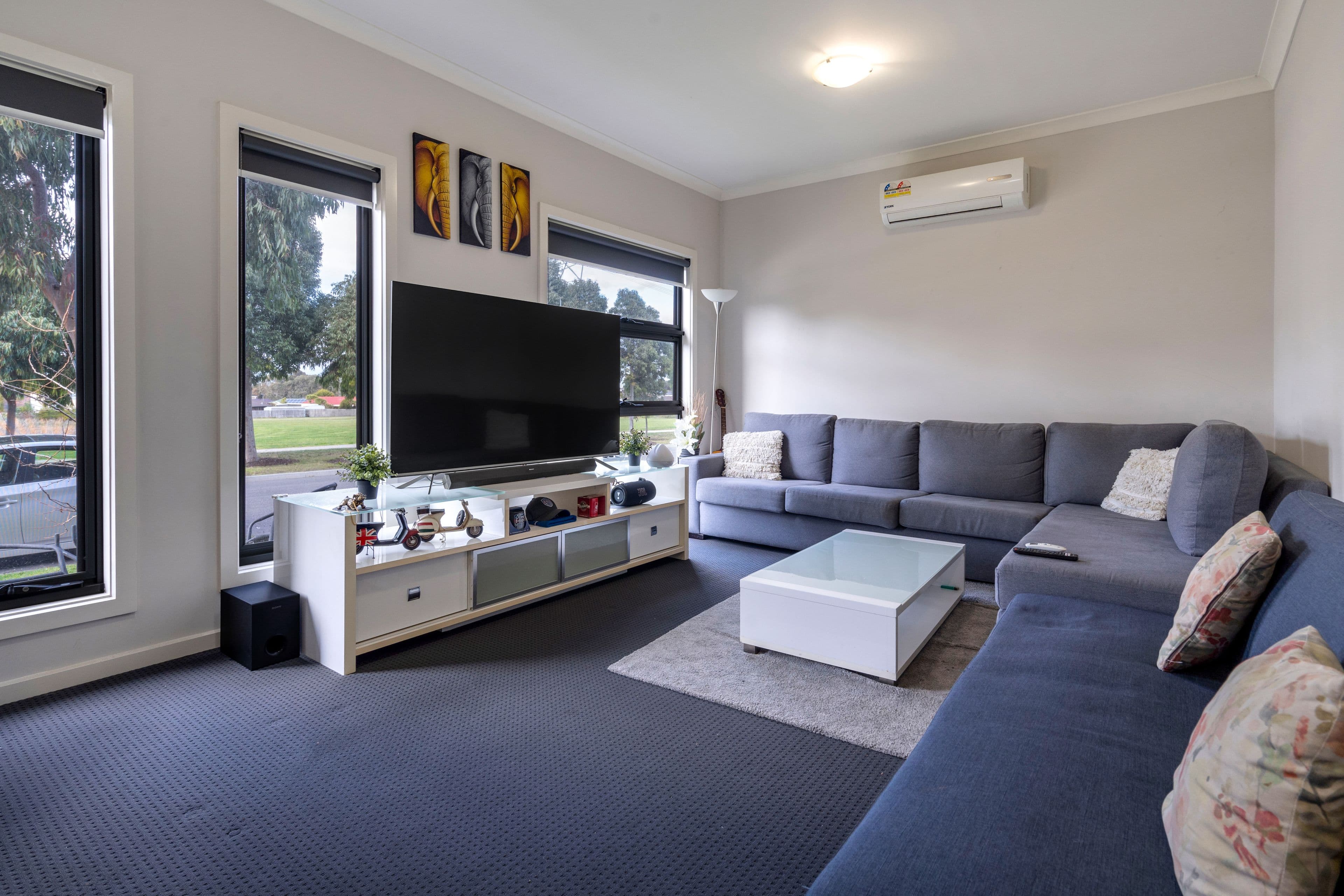 19 Everglade Crescent, Roxburgh Park VIC 3064, Roxburgh Park - Thumbnail 2