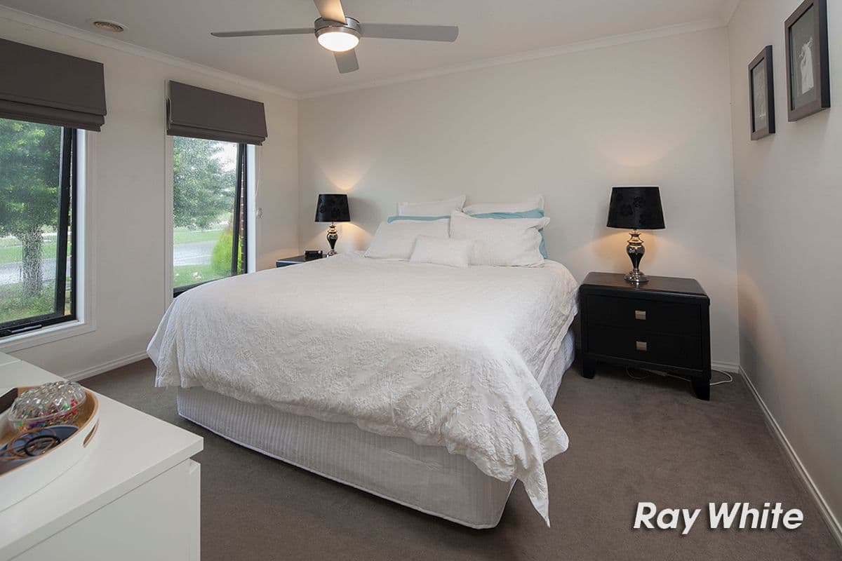 69 Broad Oak Drive, Cranbourne East VIC 3977, Cranbourne East - Thumbnail 2