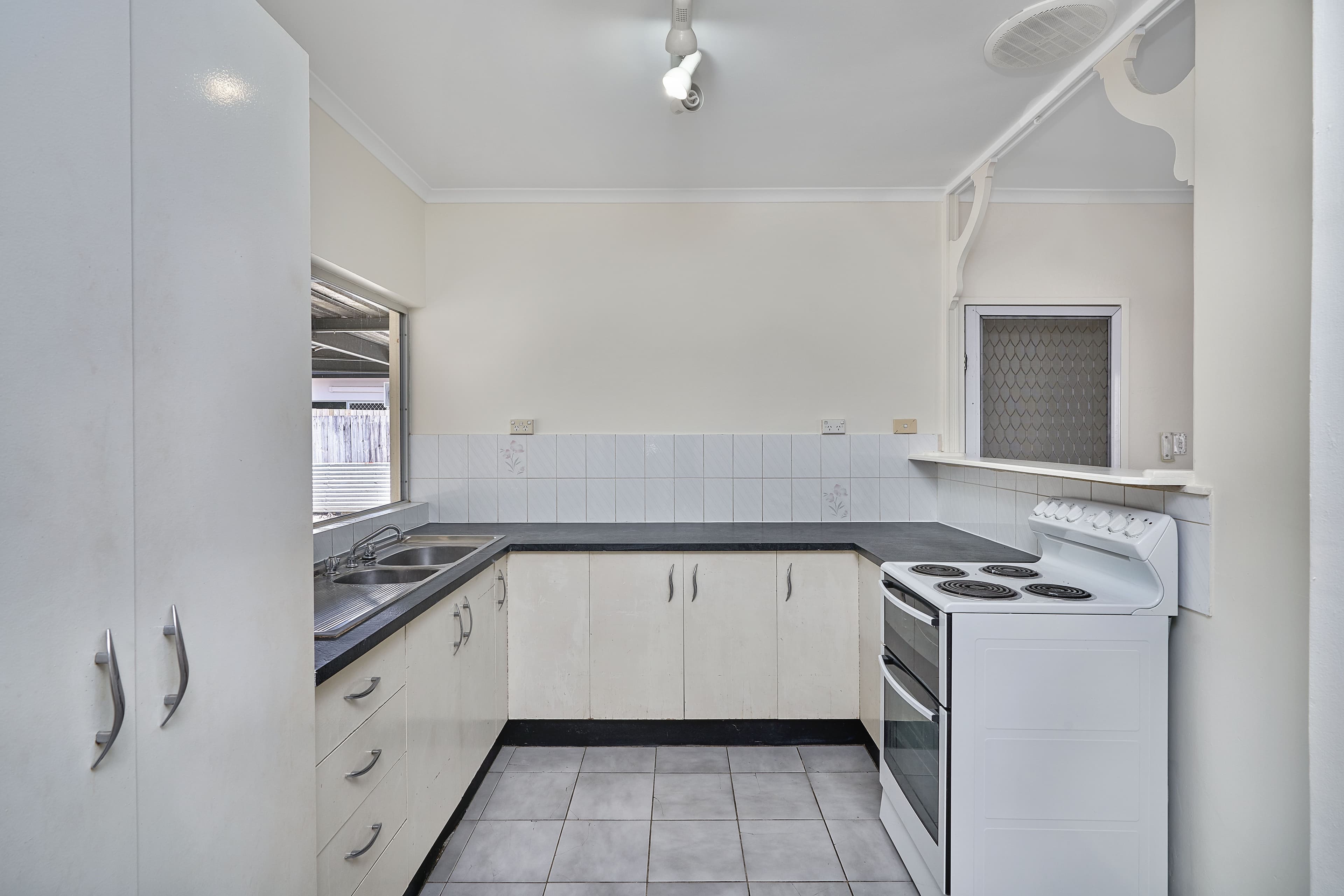 25 Dunbar Street, Mooroobool QLD 4870, Mooroobool - Thumbnail 2