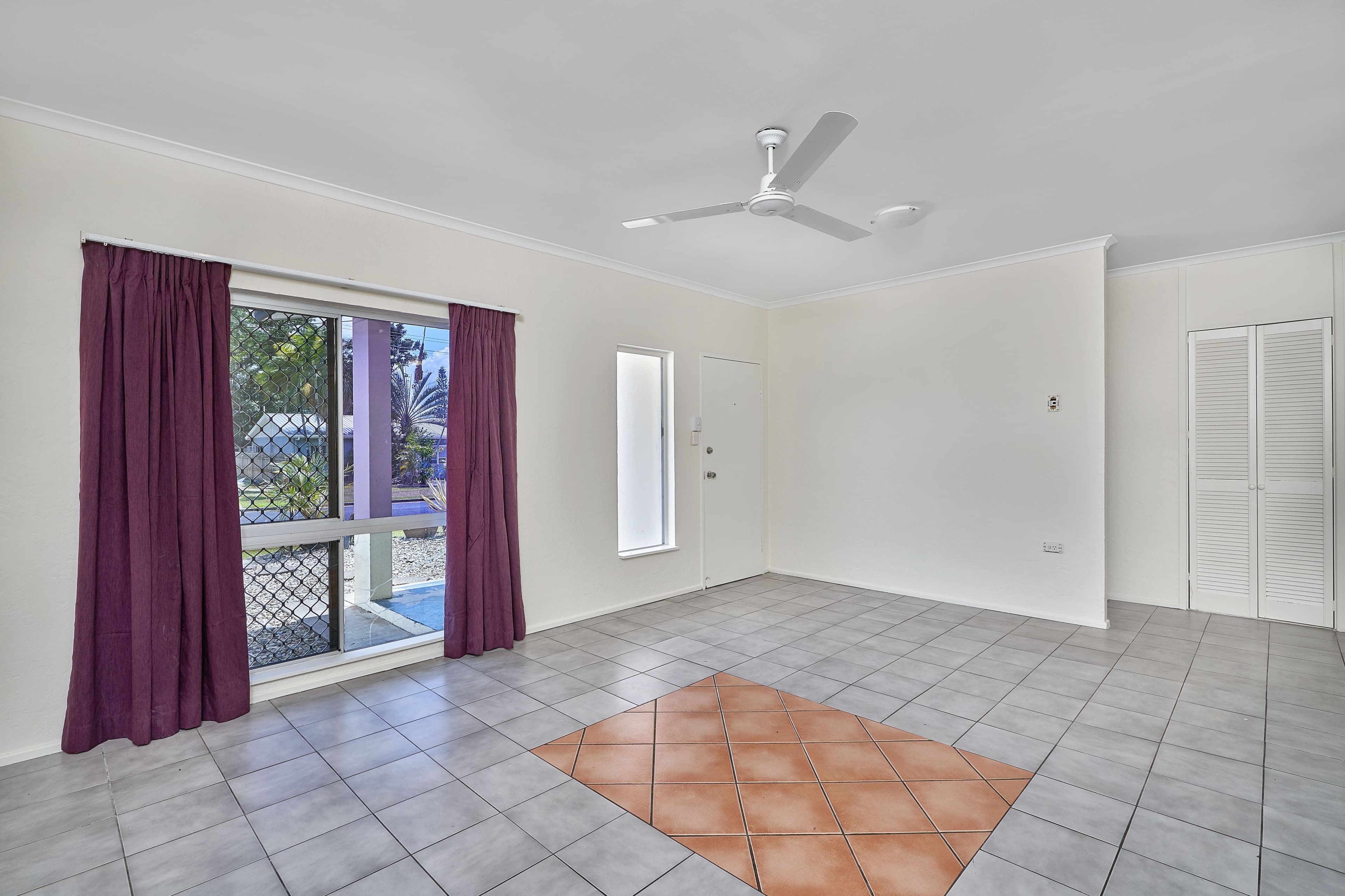 25 Dunbar Street, Mooroobool QLD 4870, Mooroobool - Thumbnail 3