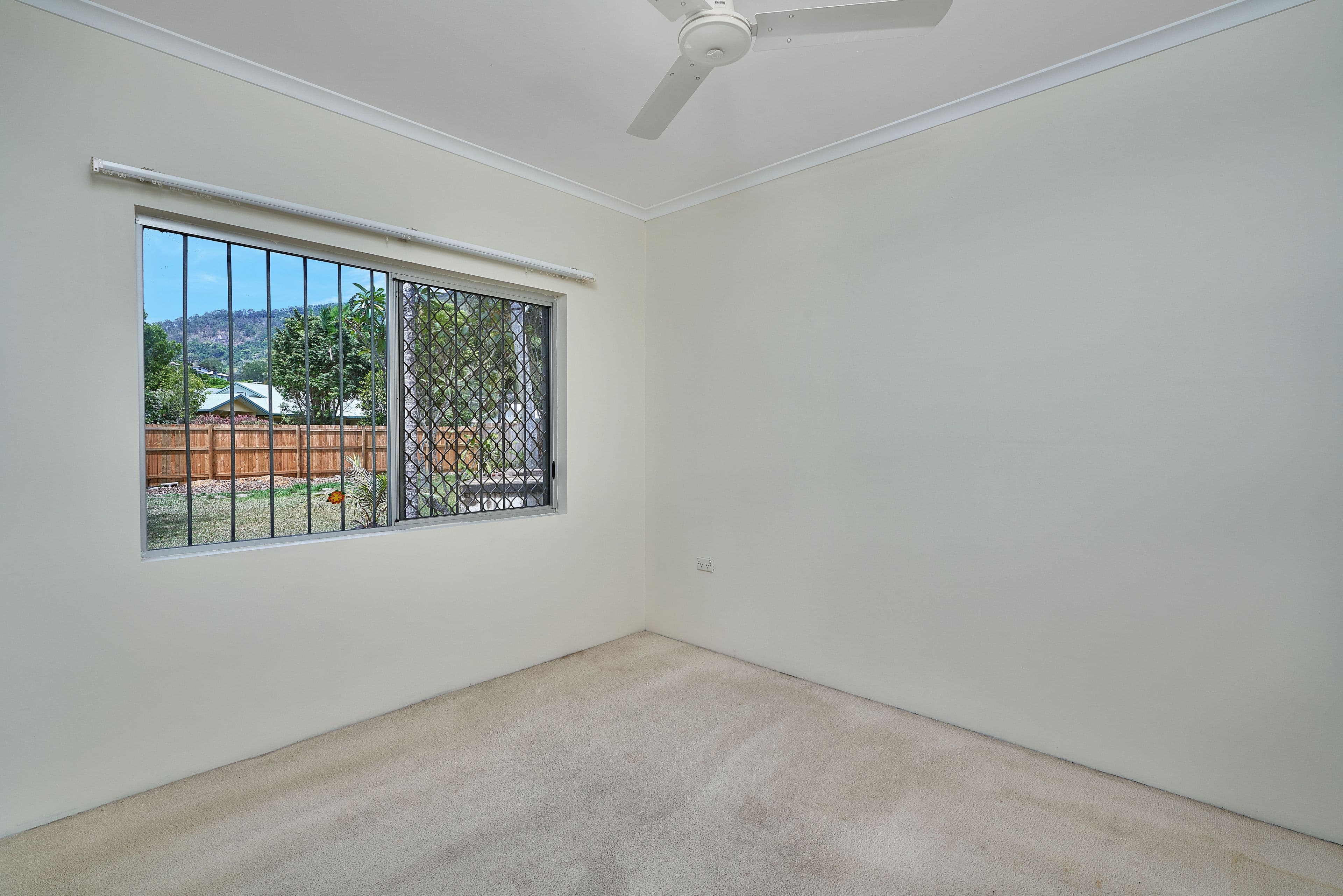 25 Dunbar Street, Mooroobool QLD 4870, Mooroobool - Thumbnail 5