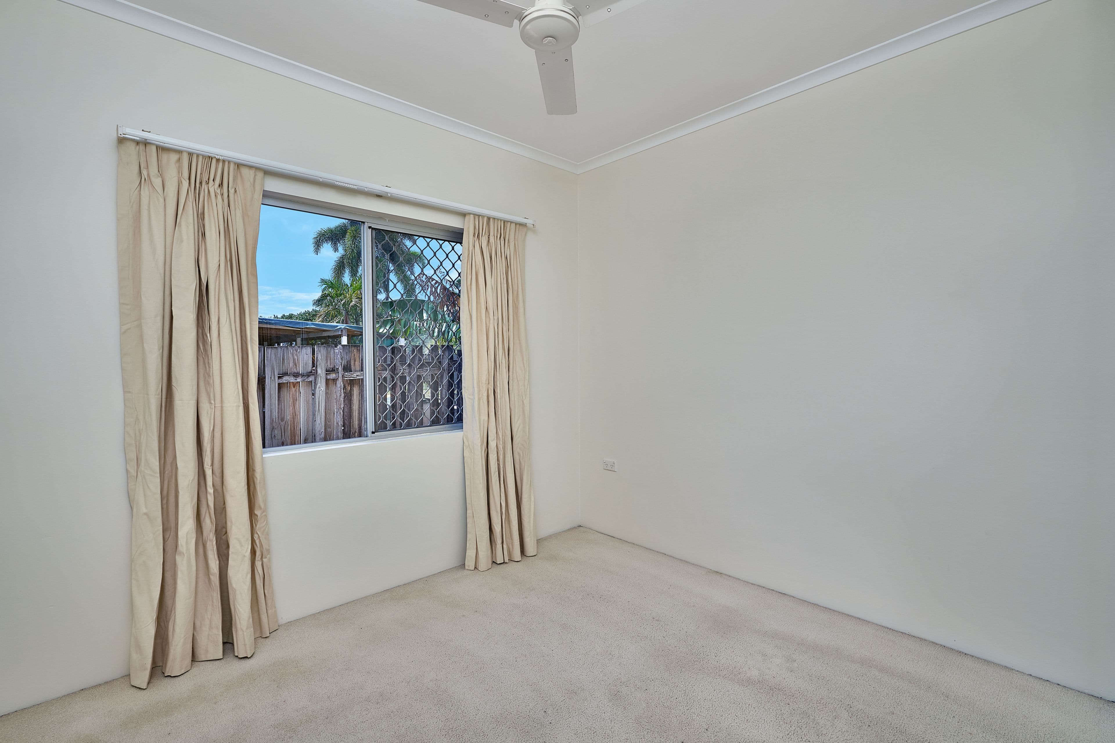 25 Dunbar Street, Mooroobool QLD 4870, Mooroobool - Thumbnail 6