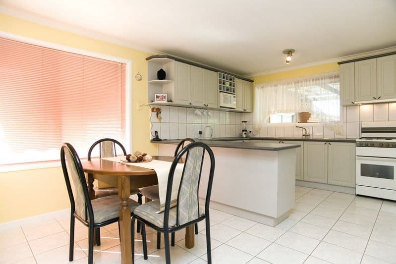 13 Pinewood Drive, THOMASTOWN VIC 3074, Thomastown - Thumbnail 5
