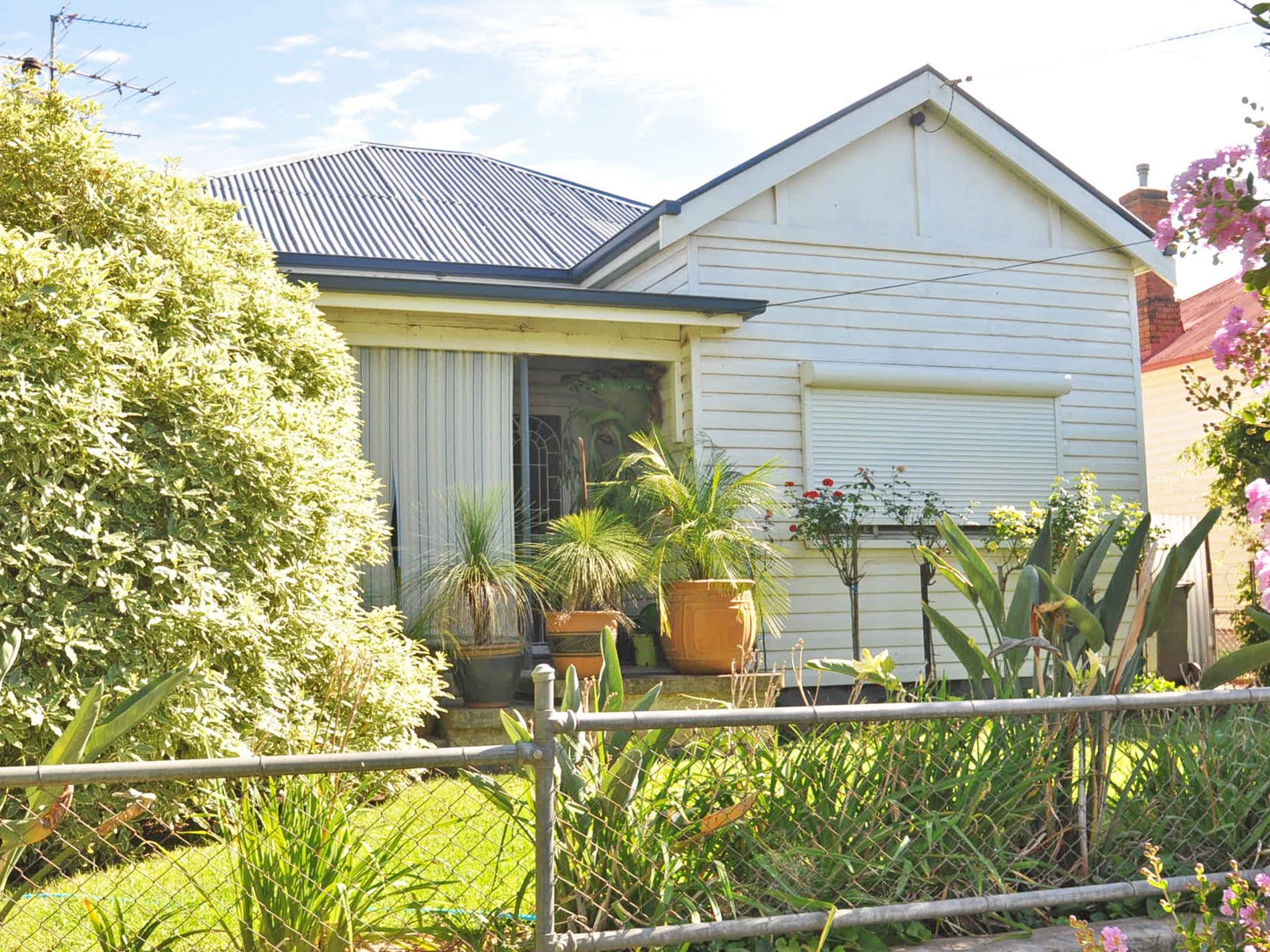12 Elizabeth Street, Junee - Image 1