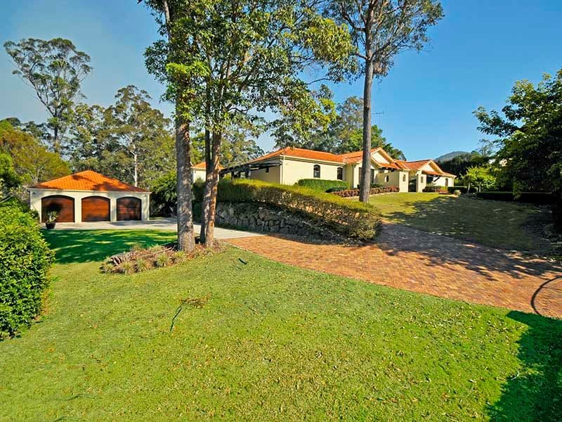 33 Moondance Court, BONOGIN QLD 4213, Bonogin - Image 1