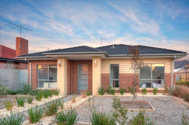 60 Leonard Avenue, GLENROY VIC 3046, Glenroy - Image 1