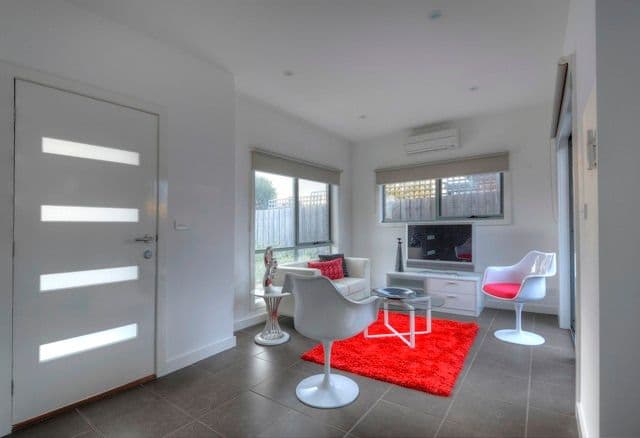 60 Leonard Avenue, GLENROY VIC 3046, Glenroy - Thumbnail 3