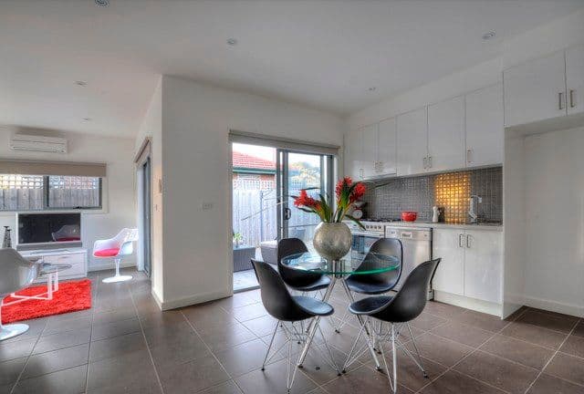 60 Leonard Avenue, GLENROY VIC 3046, Glenroy - Thumbnail 4