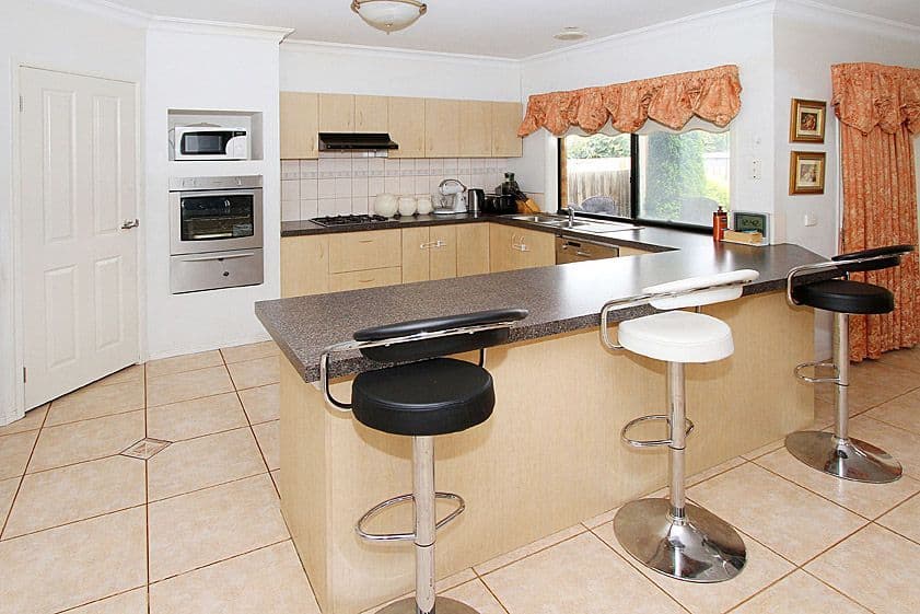 5 Comeram Court, MILL PARK VIC 3082, Mill Park - Thumbnail 4