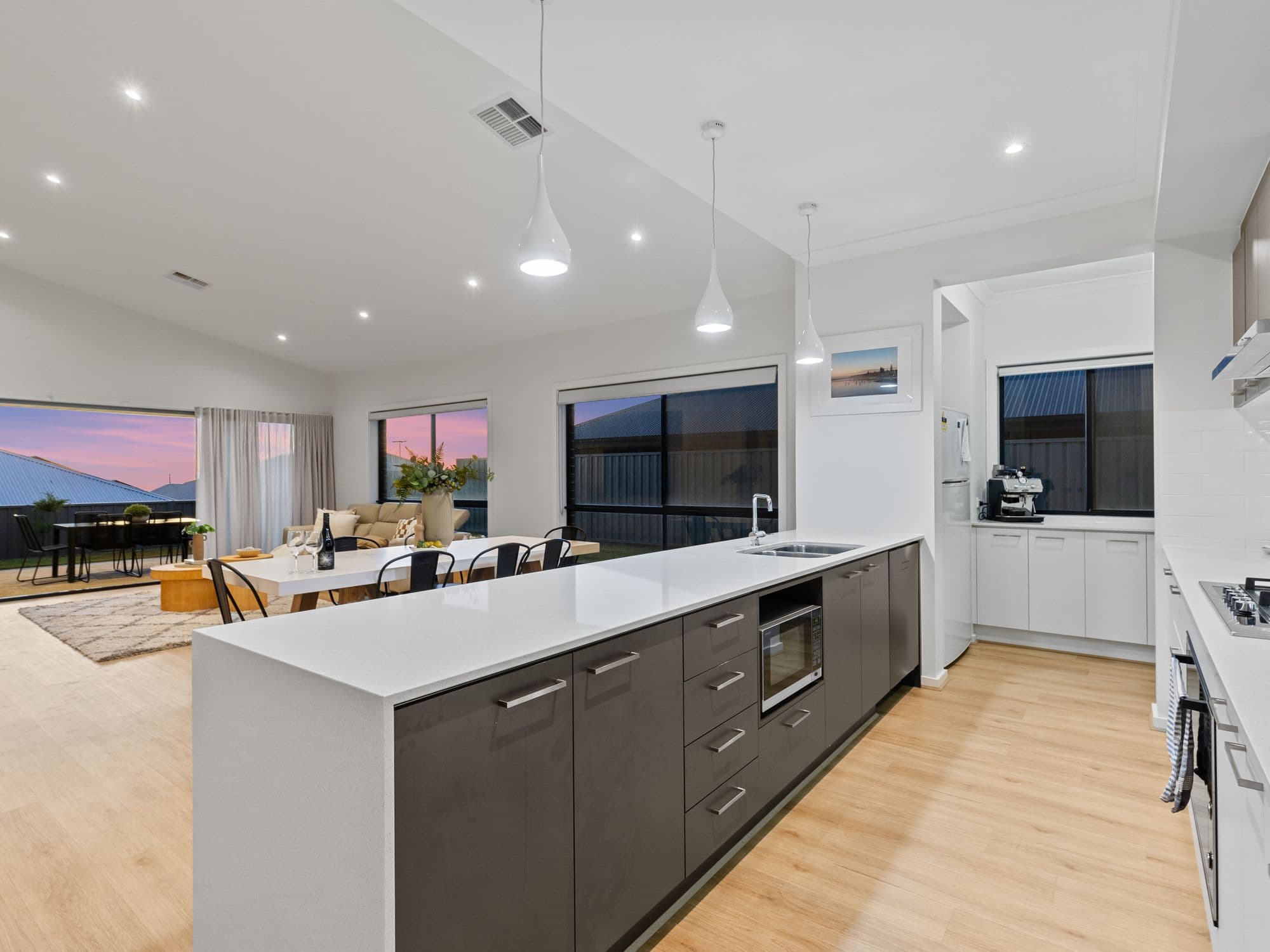 36 Robe Street, Seaford Heights SA 5169, Seaford Heights - Thumbnail 3