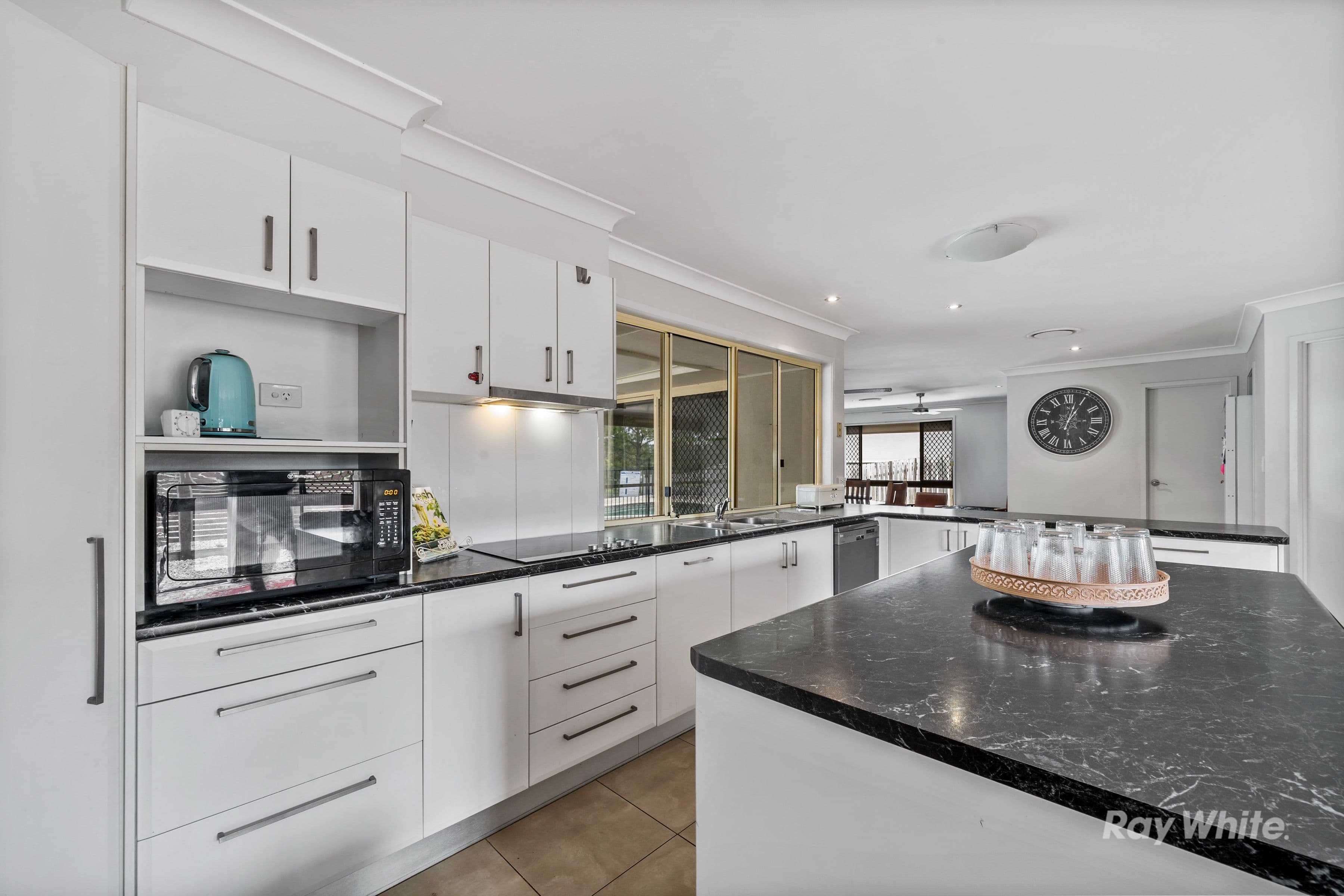 32 Robert Stanley Drive, Mount Warren Park QLD 4207, Mount Warren Park - Thumbnail 4