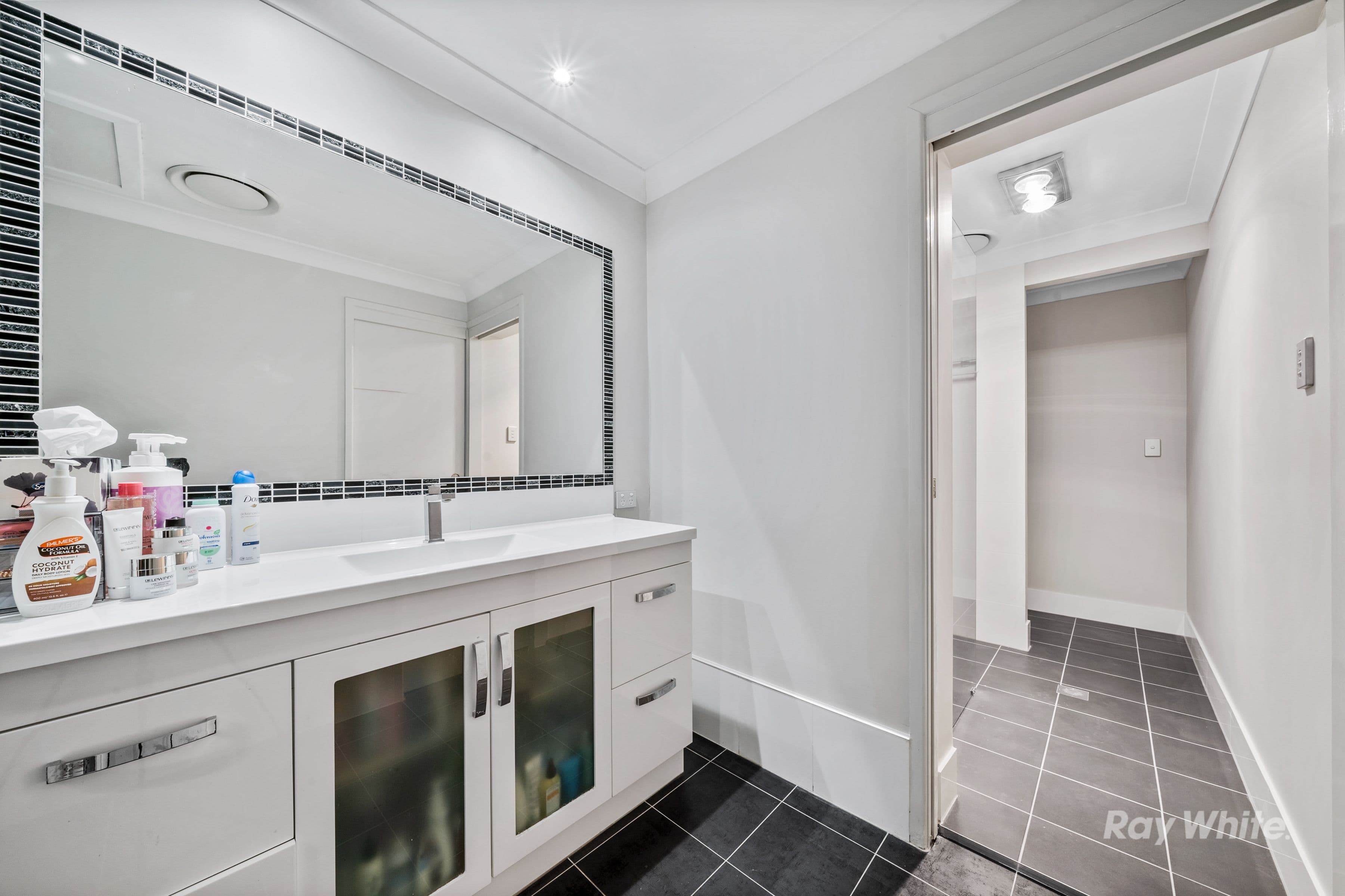 32 Robert Stanley Drive, Mount Warren Park QLD 4207, Mount Warren Park - Thumbnail 7