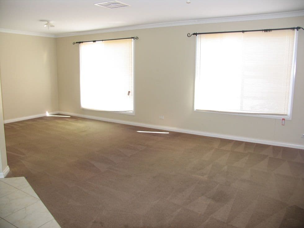 1 Scarlet Oak Avenue, MELTON WEST VIC 3337, Melton West - Thumbnail 7