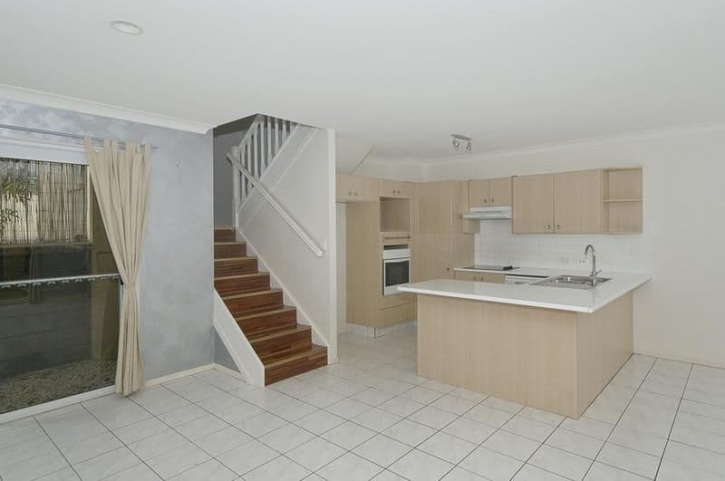 283 Nineteenth Avenue, ELANORA QLD 4221, Elanora - Thumbnail 4
