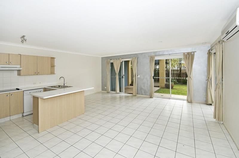 283 Nineteenth Avenue, ELANORA QLD 4221, Elanora - Thumbnail 7