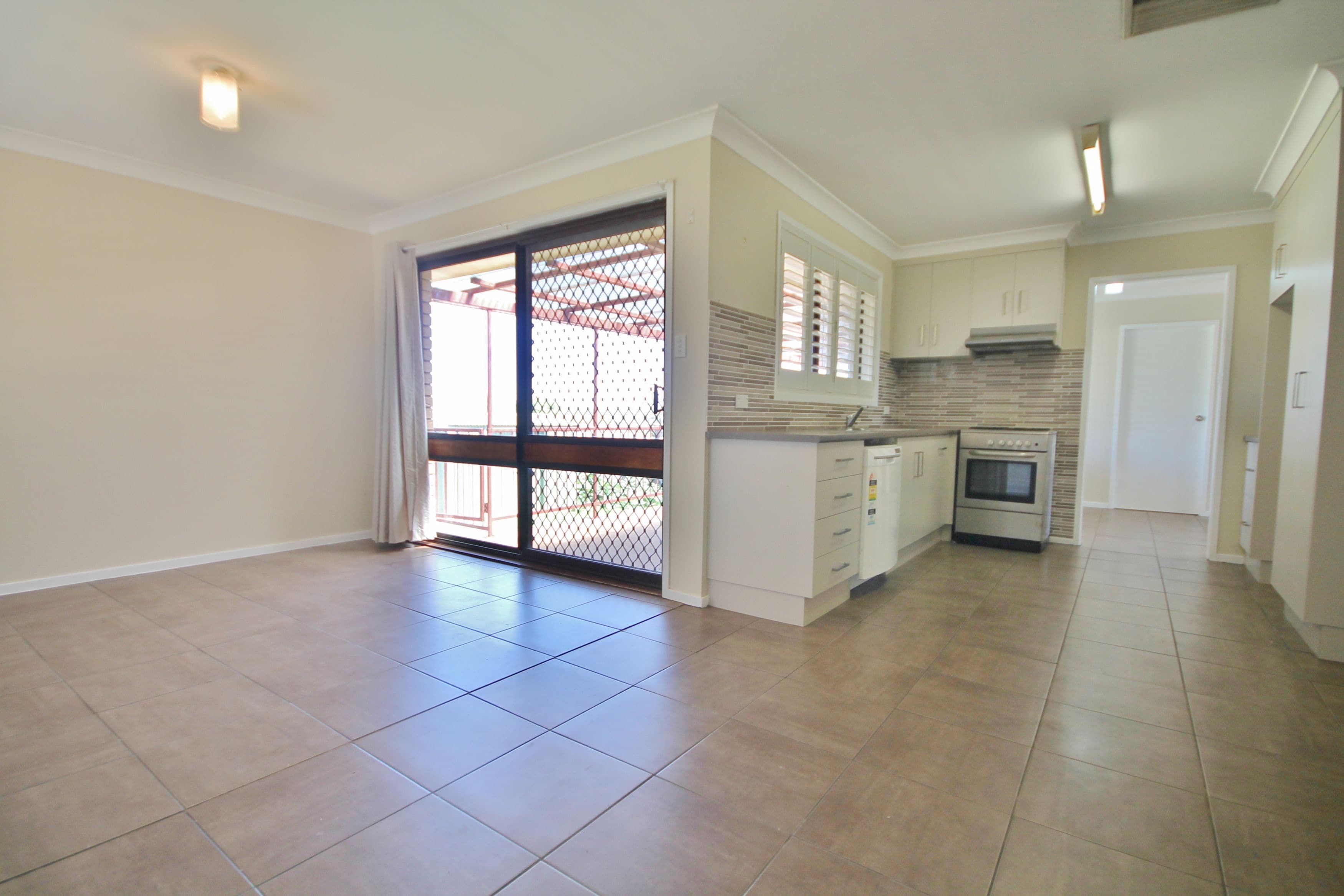 24 Dwyer Drive, Young - Thumbnail 3