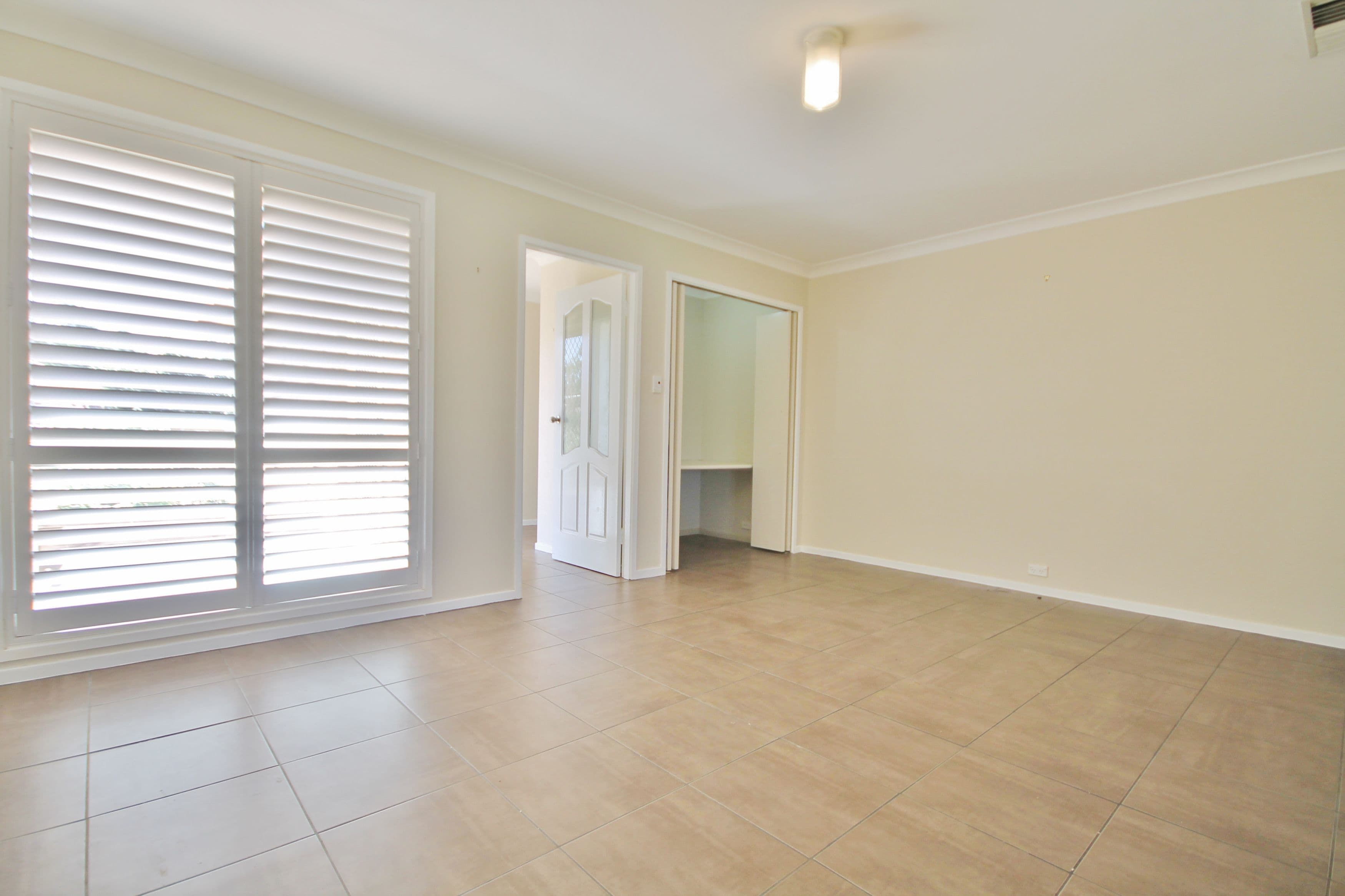 24 Dwyer Drive, Young - Thumbnail 4