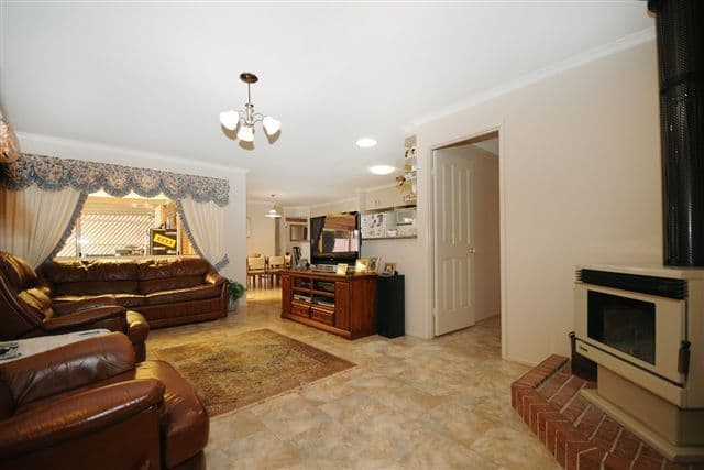 11 Pillar Street, MIDDLE RIDGE QLD 4350, Middle Ridge - Thumbnail 5